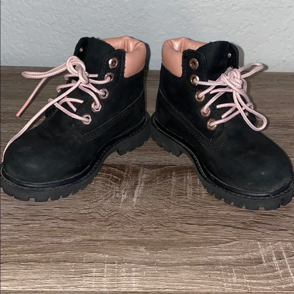 Timberland boots black with pink sz 7